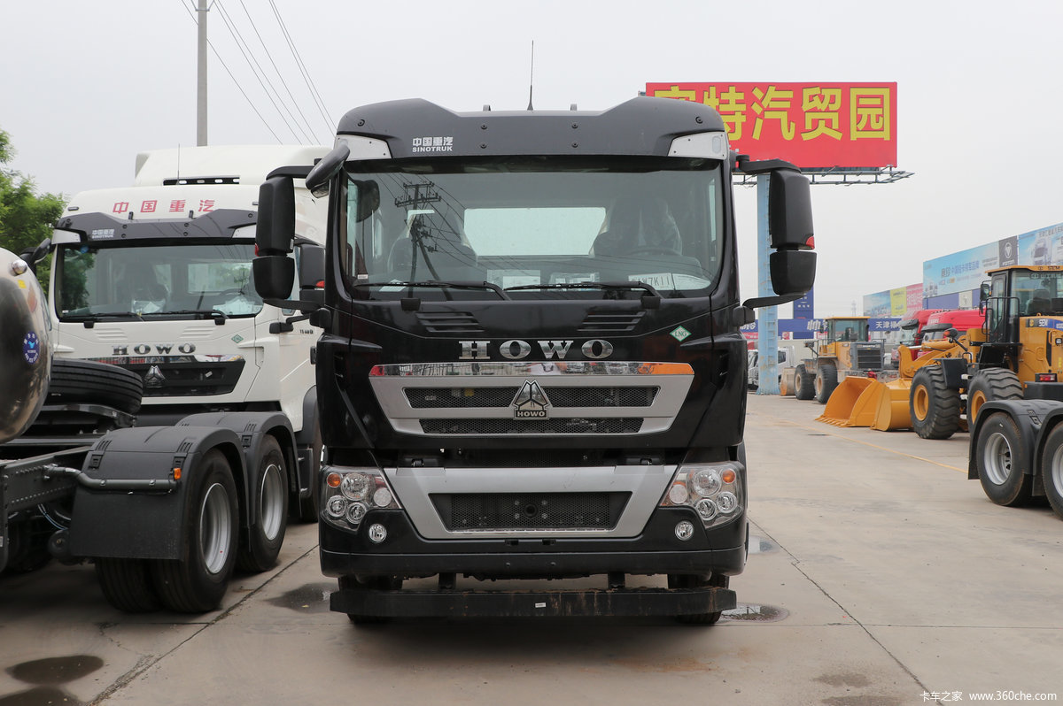 中国重汽 HOWO TX 豪华版 240马力 4X2 6.8米栏板载货车