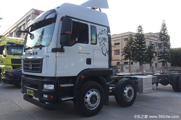 中国重汽 汕德卡SITRAK G5重卡 310马力 6X2 9.52米厢式载货车(ZZ5256XXYN56CGF1)
