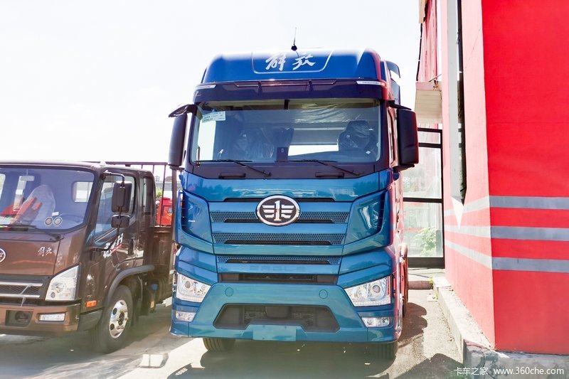 【图】一汽解放 j7重卡 550马力 6x4牵引车(海天蓝)(ca4250p77k25t1e5