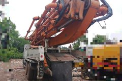 中联重科 48米混凝土泵车(奔驰底盘)