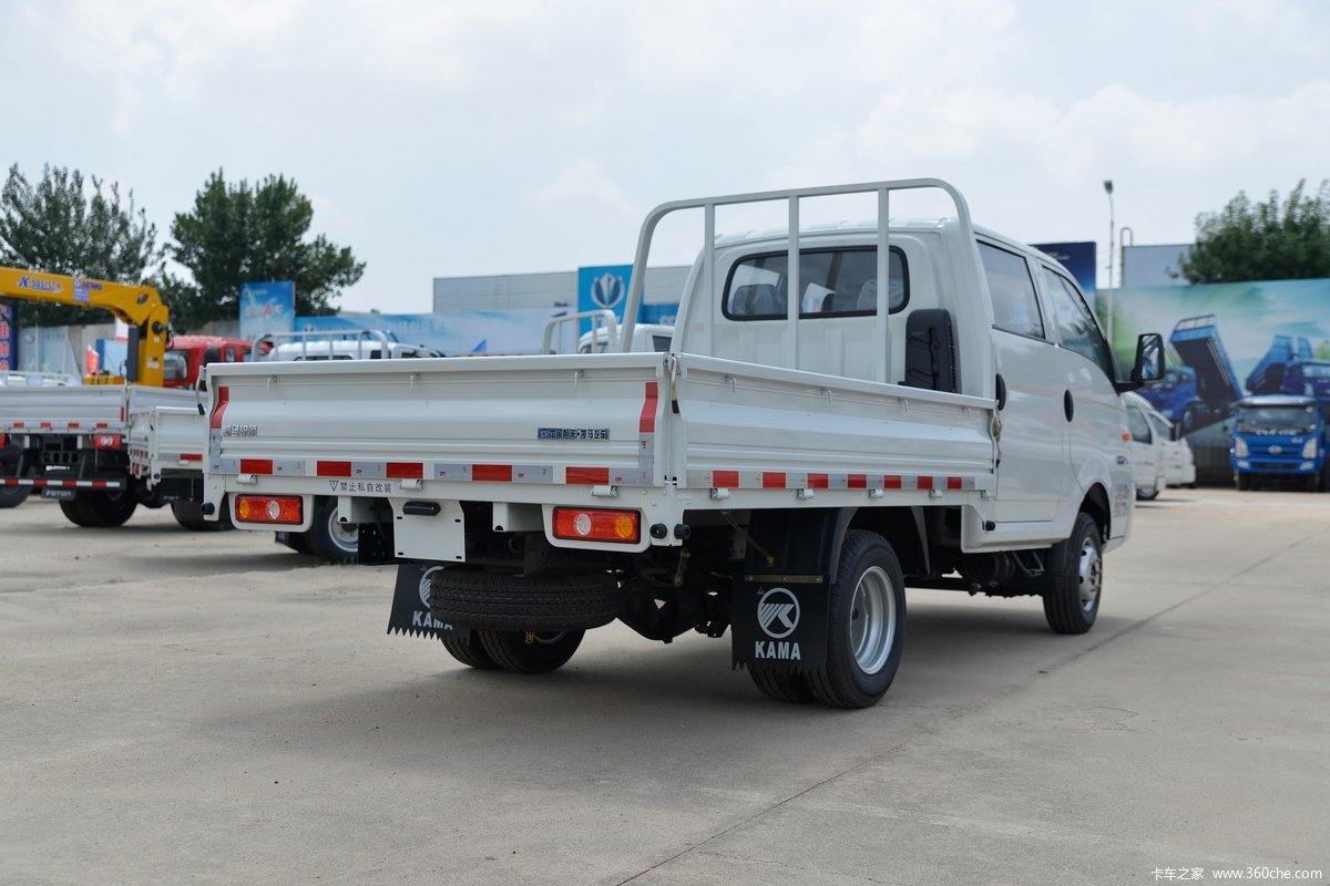 5l 113马力 3米双排栏板微卡(国六)(kmc1031qt318s6)_实拍图片