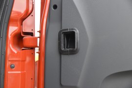 多利卡D9 冷藏车驾驶室                                               图片