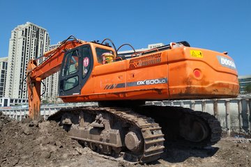 斗山 DX500LC履带式挖掘机