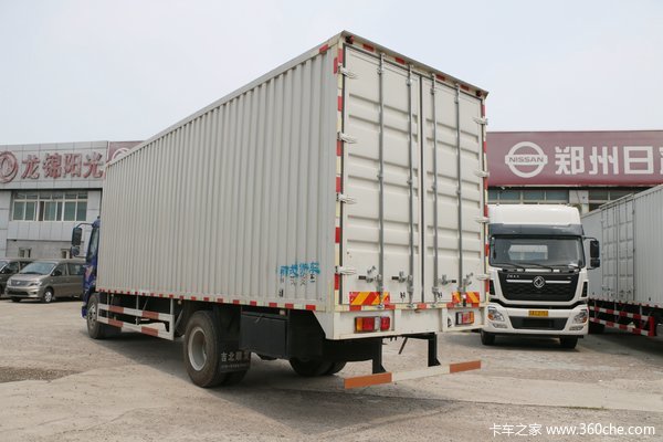 新乘龙M3中卡载货车价格 限时优惠0.58万