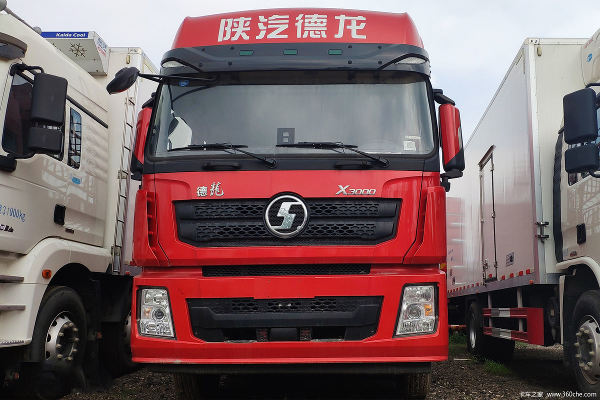 陕汽重卡 德龙X3000 轻量化版 400马力 8X2 9.5米厢式载货车(国六)