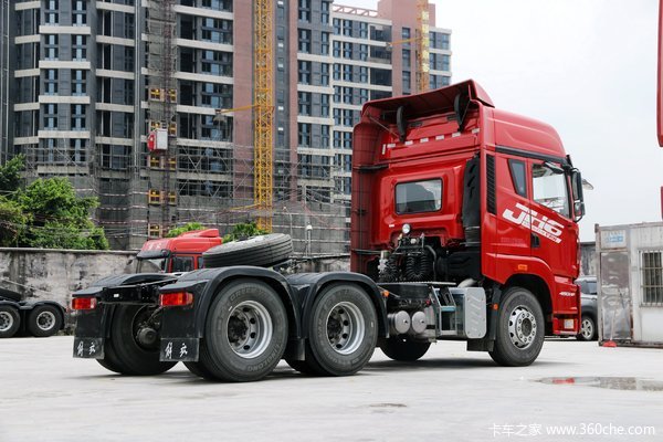 回馈客户   解放JH6牵引车仅售29.50万