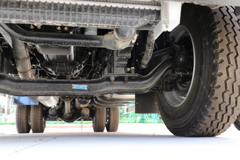 【图】东风商用车 天锦kr 245马力 4x2 6.8米冷藏车(dfh5180xlcex3)_