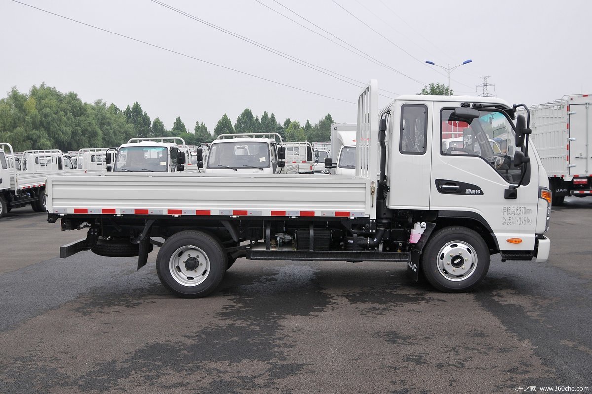 37米排半栏板轻卡(hfc1040p93k2b4v)>外观> > 江淮康铃 > 康铃j3 >