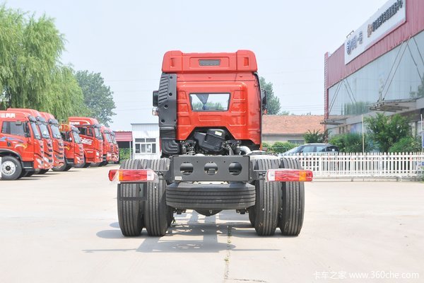 一汽解放 新J6P重卡 460马力 8X4 9.5米AMT自动挡栏板载货车(CA1310P66K24L7T4E5)