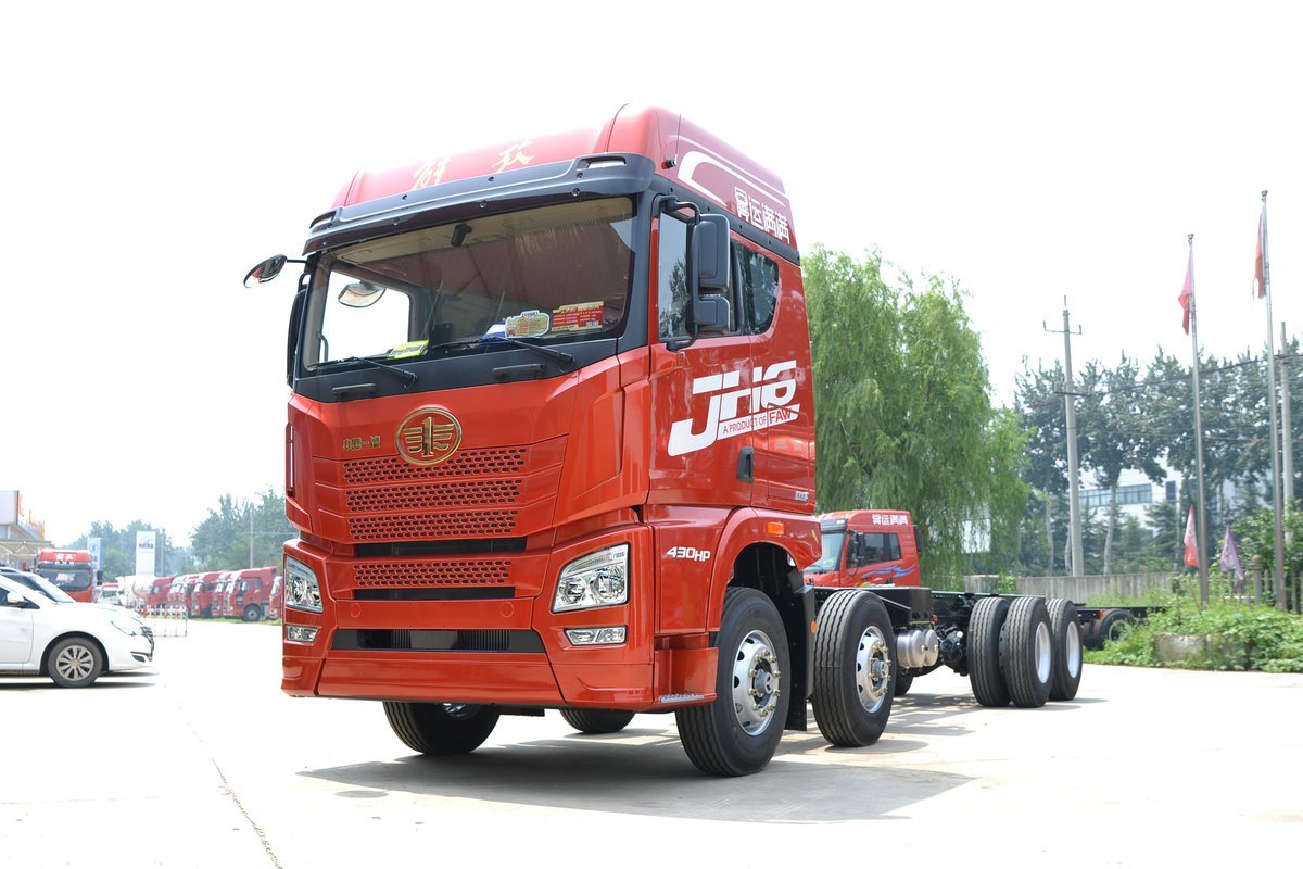 青岛解放 JH6重卡 420马力 8X4 9.5米栏板载货车