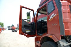 一汽解放 J6L中卡 质惠版 240马力 6X2 7.2米仓栅式载货车(CA5250CCYP62K1L5T3E5)