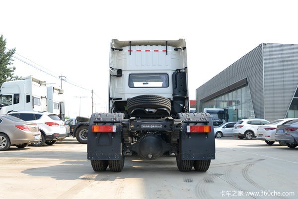 回馈用户 东风天龙450马力牵引车促销中
