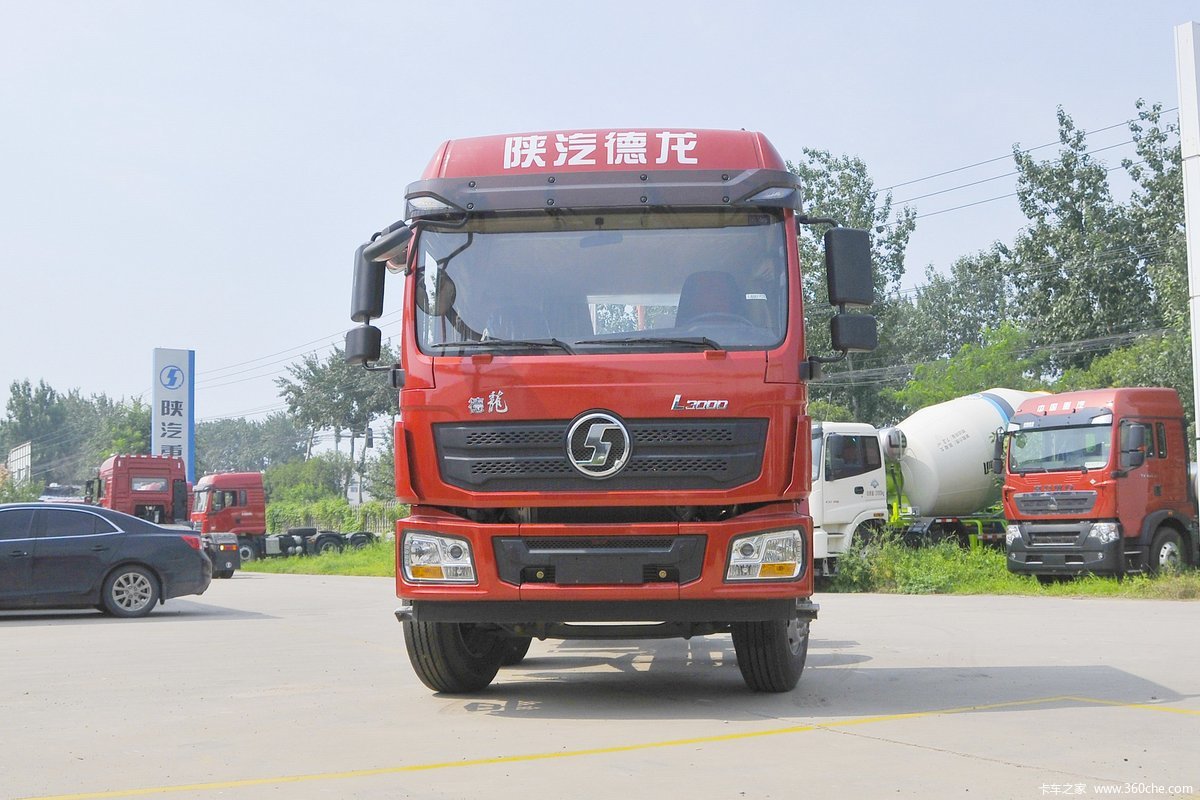 陕汽重卡 德龙L3000 245马力 6X2 7.9米厢式载货车(高顶)(国六)