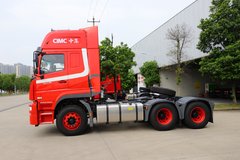 联合卡车 UX440重卡 440马力 6X4牵引车(QCC4252D654M-1)