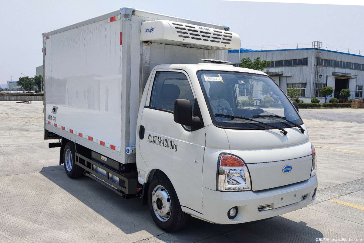 南京金龙 K10 4.2T 3.54米单排纯电动冷藏车
