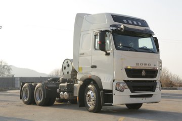 中国重汽 HOWO T7H重卡 440马力 6X4 LNG牵引车(13T后桥)(国六)(ZZ4257V384HF1LB)