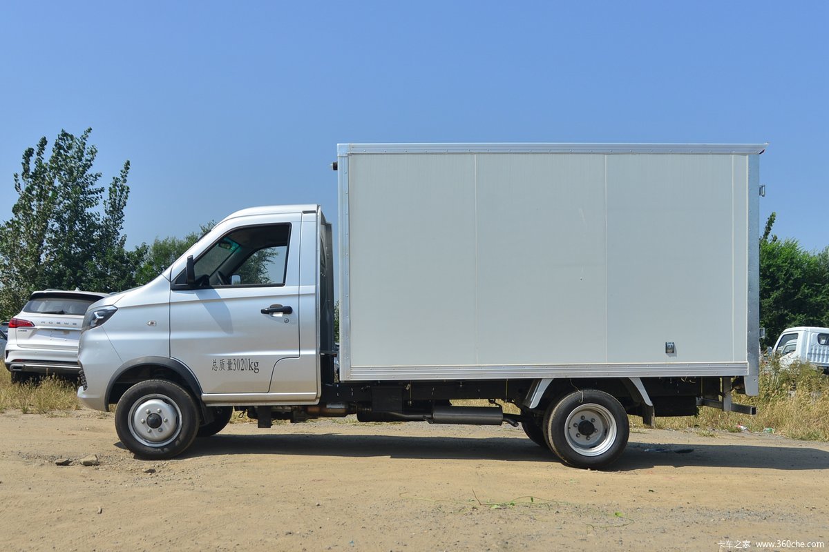 5l 102马力 汽油 3米单排厢式微卡(国六)(jkc5030xxy-ds6dl2)_实拍