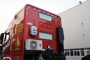 重卡 生活舱版 550马力 6x4 amt自动挡牵引车(ca4250p33k25t1e5a80)