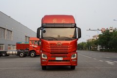 青岛解放 JH6⁺重卡 生活舱版 550马力 6X4 AMT自动挡牵引车(CA4250P33K25T1E5A80)