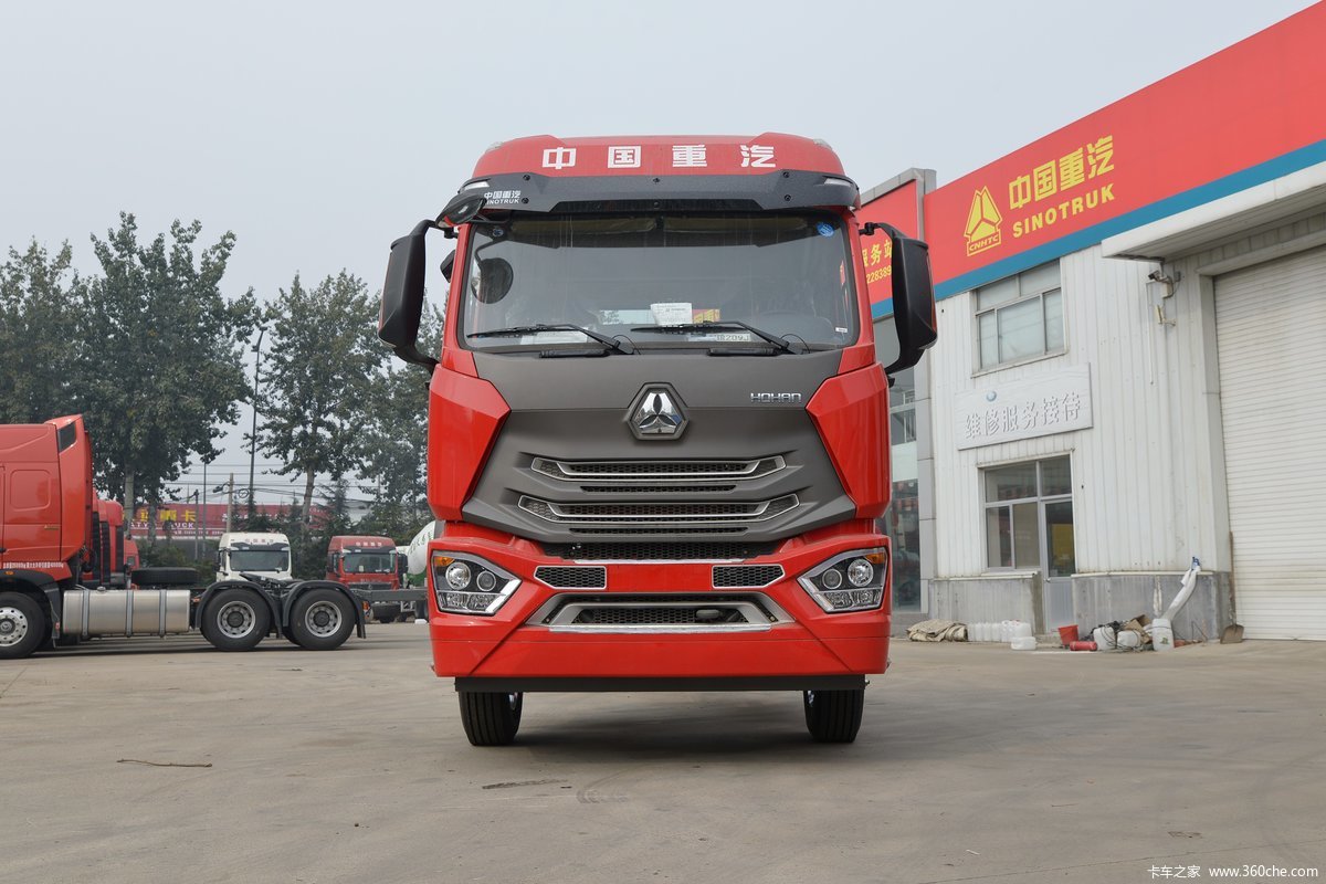 中国重汽 豪沃N5G中卡 250马力 4X2 9.65米厢式载货车(国六)