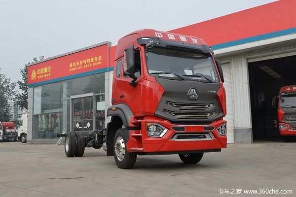 中国重汽 HOWO N5W中卡 220马力 4X2 6.75米栏板载货车(高顶)(ZZ1185K5113E1)