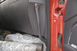 轩德翼3 自卸车驾驶室                                               图片