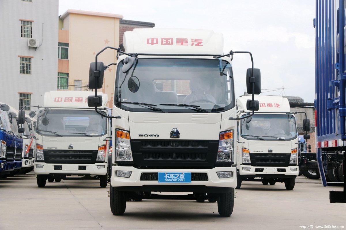 中国重汽HOWO 追梦 116马力 4X2 4米冷藏车