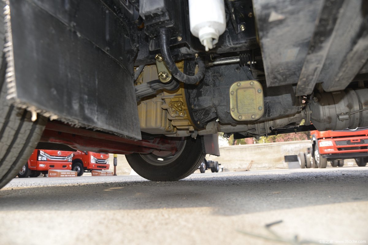 米单排栏板轻卡(国六)(eq1120s8cde)>底盘> > 东风多利卡 > 多利卡d7