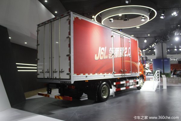 一汽解放 J6L中卡 2020款 领航版 240马力 4X2 6.75米仓栅式载货车(CA5180CCYP62K1L4E5)