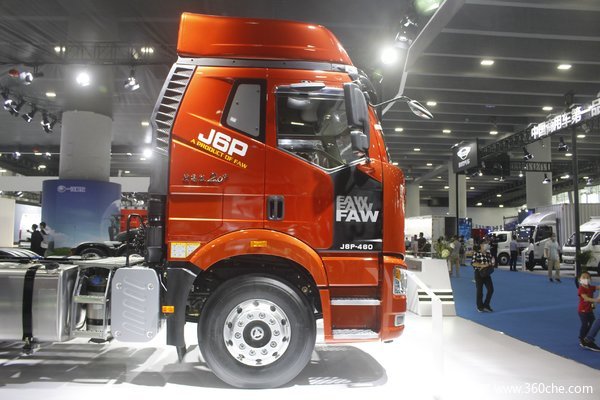 一汽解放 新J6P重卡 质惠版2.0+ 460马力 6X4牵引车