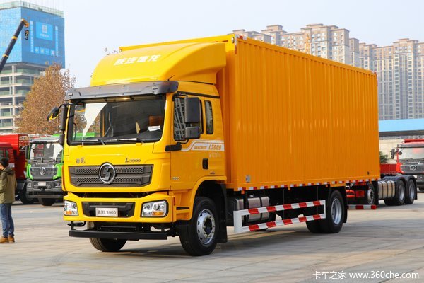 陕汽重卡 德龙L3000 轻量化版 220马力 4X2 6.9米厢式载货车(国六)(SX5189XXYLA501F2)