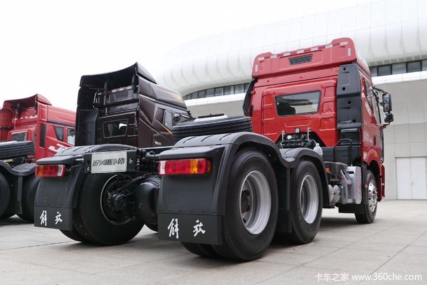 一汽解放 新J6P重卡 460马力 6X4牵引车(457后桥)(CA4250P66K24T1A1E5)