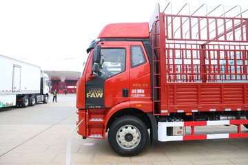 一汽解放 j6l中卡 2021款 领航版 240马力 4x2 6.