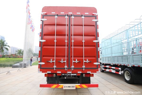解放J6L载货车6.8米限时促销中 优惠0.5万