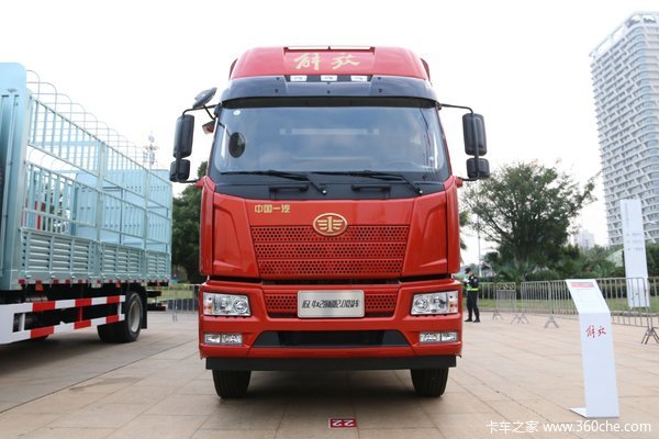 一汽解放 J6L重卡 320马力 8X4 7.7米栏板载货车(CA5310CCYP62K1L5T4E5)