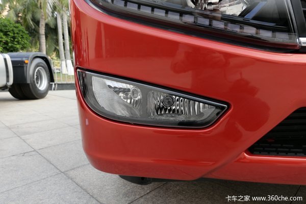 解放 悍V重卡 290马力 4X2 牵引车(国六)钜惠0.3万元