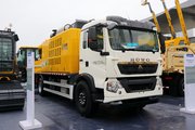 中国重汽 HOWO TX7重卡 310马力 4X2 车载式混凝土泵车(徐工牌)
