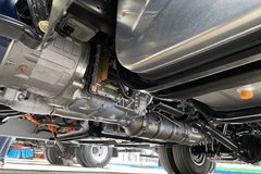 陕汽轻卡 德龙E3000 4.18米混合动力厢式载货车