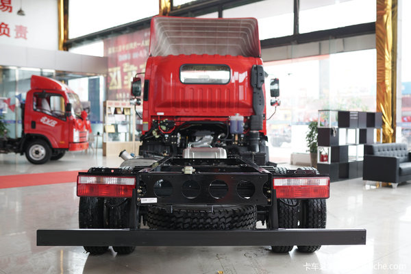 解放卡车J6F4.2米锡柴130马载货车限时促销中 优惠0.3万