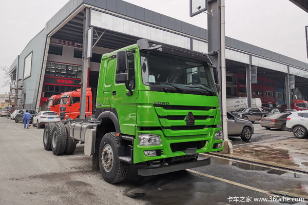 中国重汽成都商用车 豪沃V7重卡 400马力 6X4 5.8米自卸车(ZZ3257V3847F1)