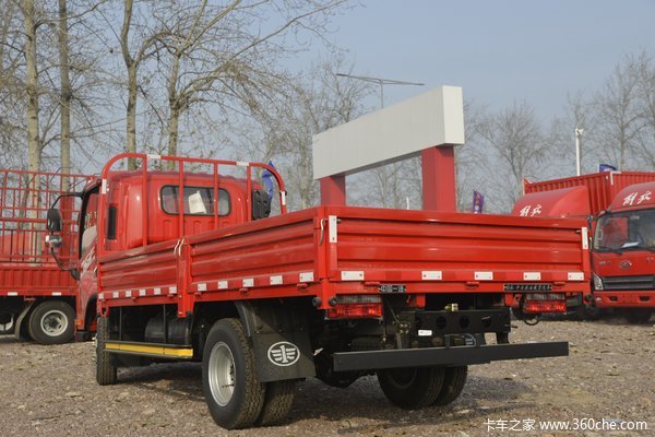 徐州中顺解放轻卡大柴动力车型火热销售中，欢迎各位进店详询品鉴。。