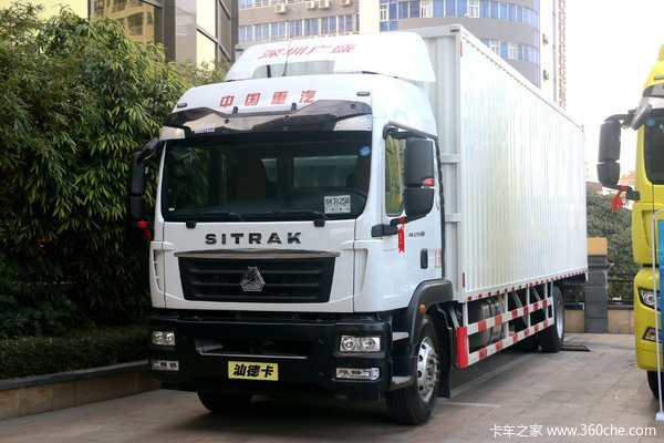 中国重汽 汕德卡SITRAK G5重卡 270马力 4X2 9.92米厢式载货车(ZZ5186XXYN711GF1)