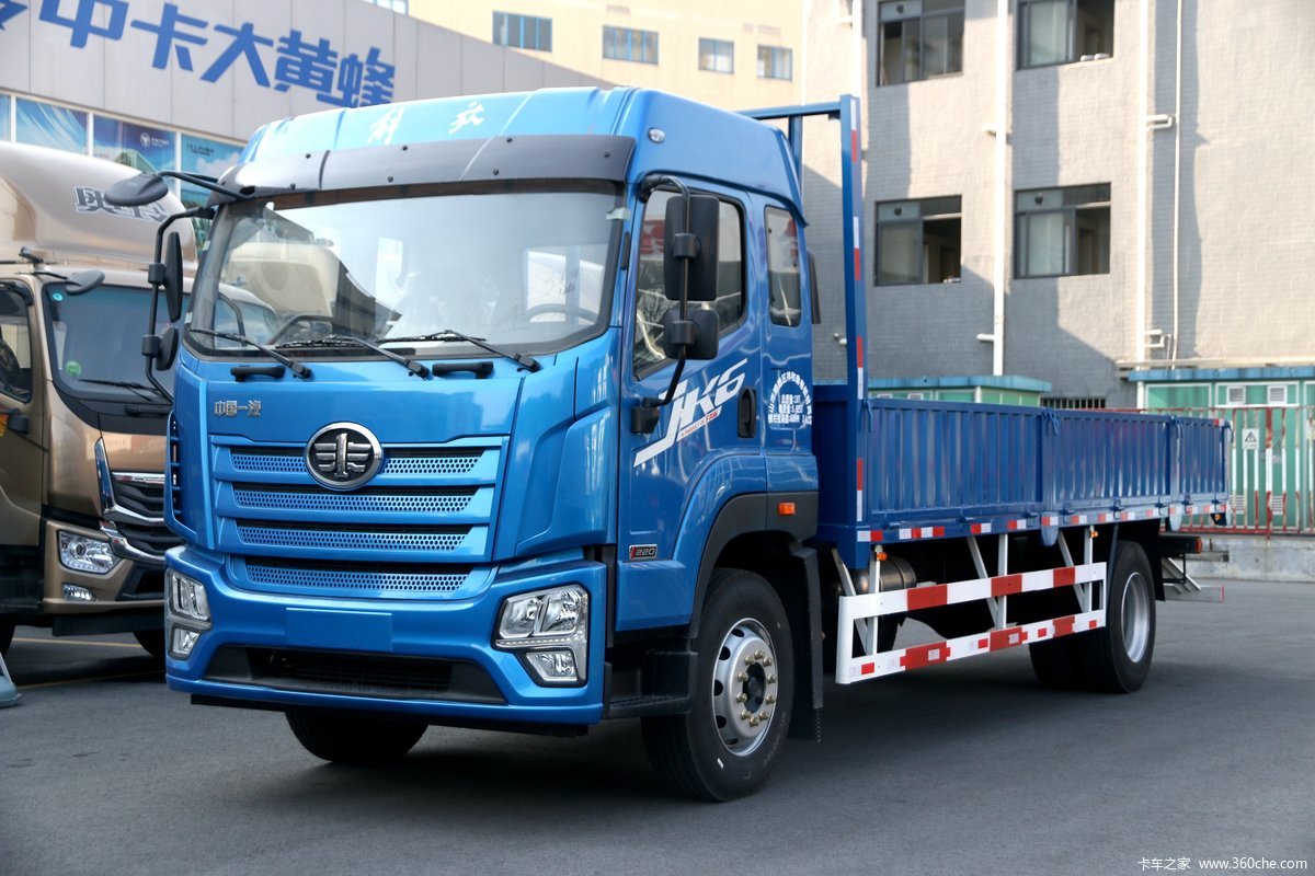 青岛解放 JK6中卡 220马力 4X2 6.8米栏板载货车(国六)(速比4.875)