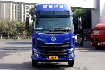 东风柳汽 新乘龙M3中卡 220马力 4X2 9.7米厢式载货车(LZ5180XXYM3AB1) 卡车图片