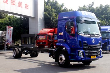 东风柳汽 新乘龙M3 260马力 4X2 9.7米厢式载货车(国六)(LZ5182XXYM3AC1)