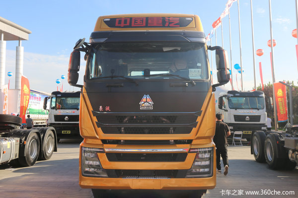 中国重汽 HOWO TH7重卡 540马力 6X4牵引车(ZZ4257W324HE1B)
