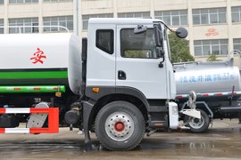 东风多利卡底盘 洒水车/喷洒车外观                                                图片