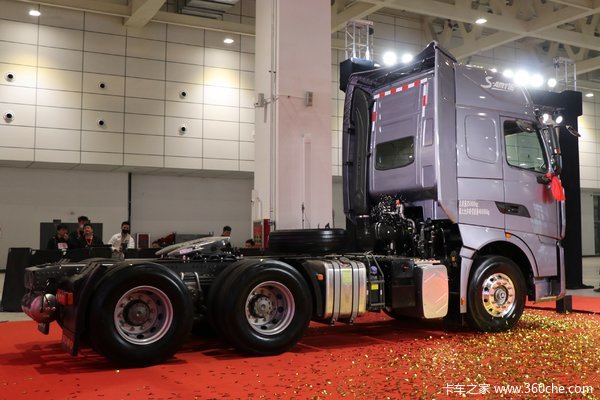 优惠 3万  重汽HOWO  TH7牵引车促销中