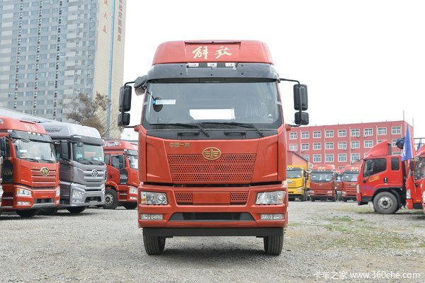 J6L6.8米载货车，国五资源促销中！资源有限！卖完就没了！