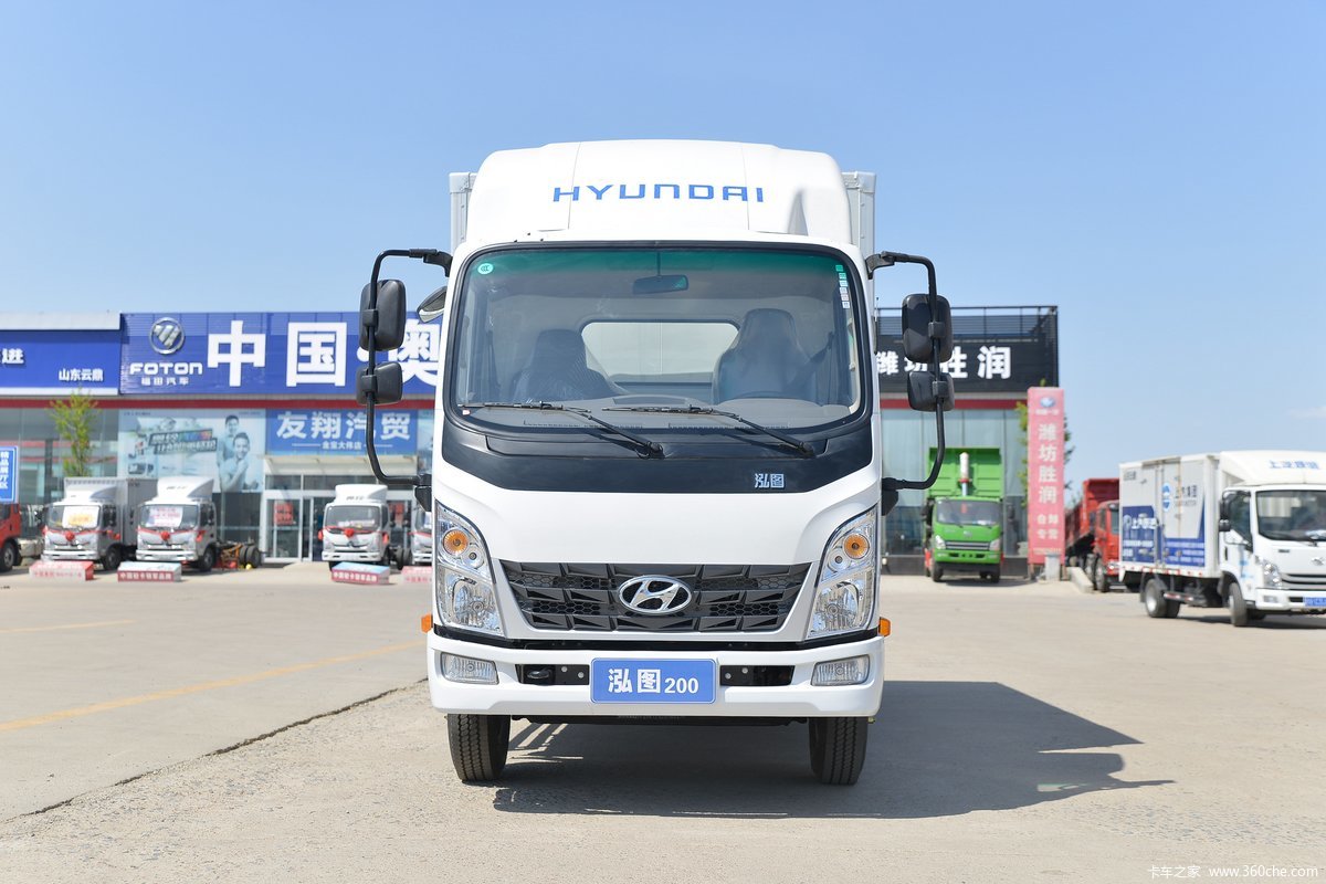 现代商用车 泓图200 116马力 4X2 3.37米排半厢式轻卡(国六)